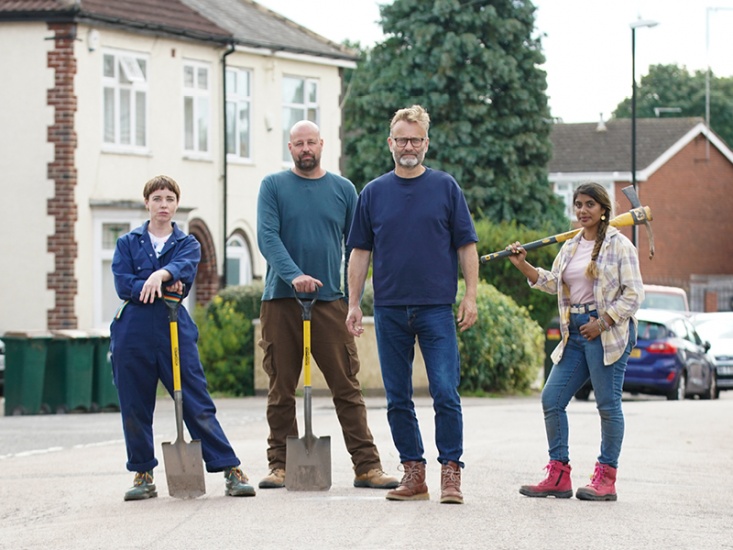 Chloë Duckworth, Hugh Dennis pictured with two archeologists