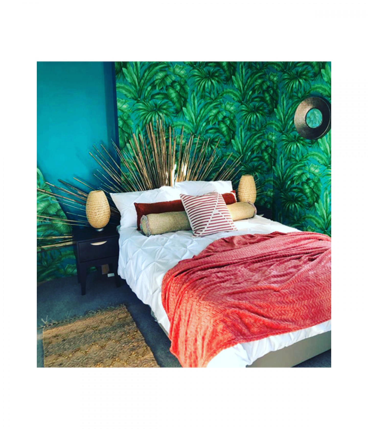 Bedroom decorated with bright greens and blues