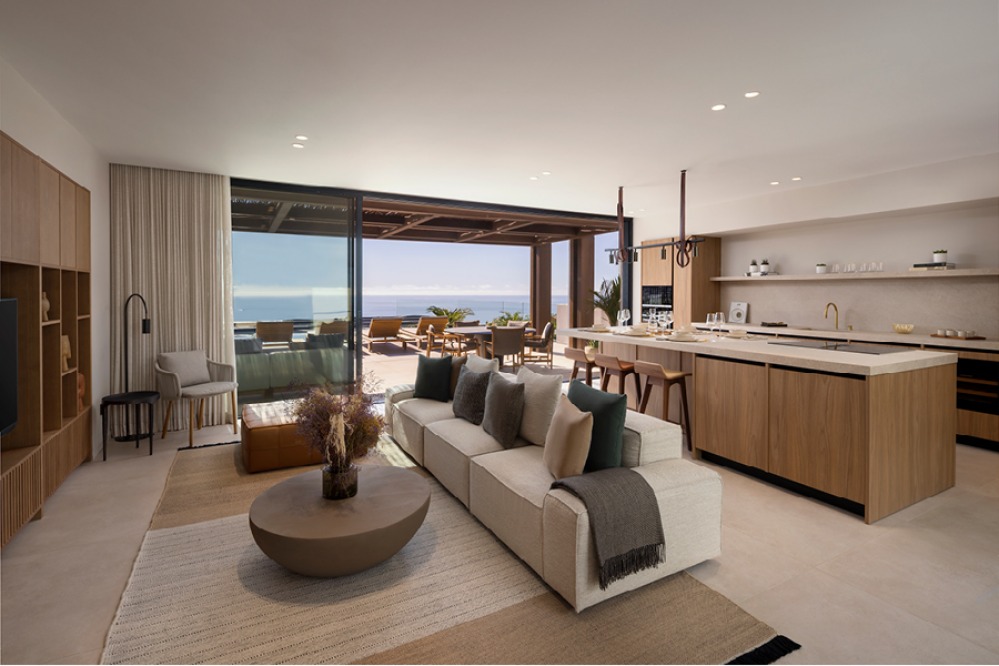 Open plan apartment overlooking sea