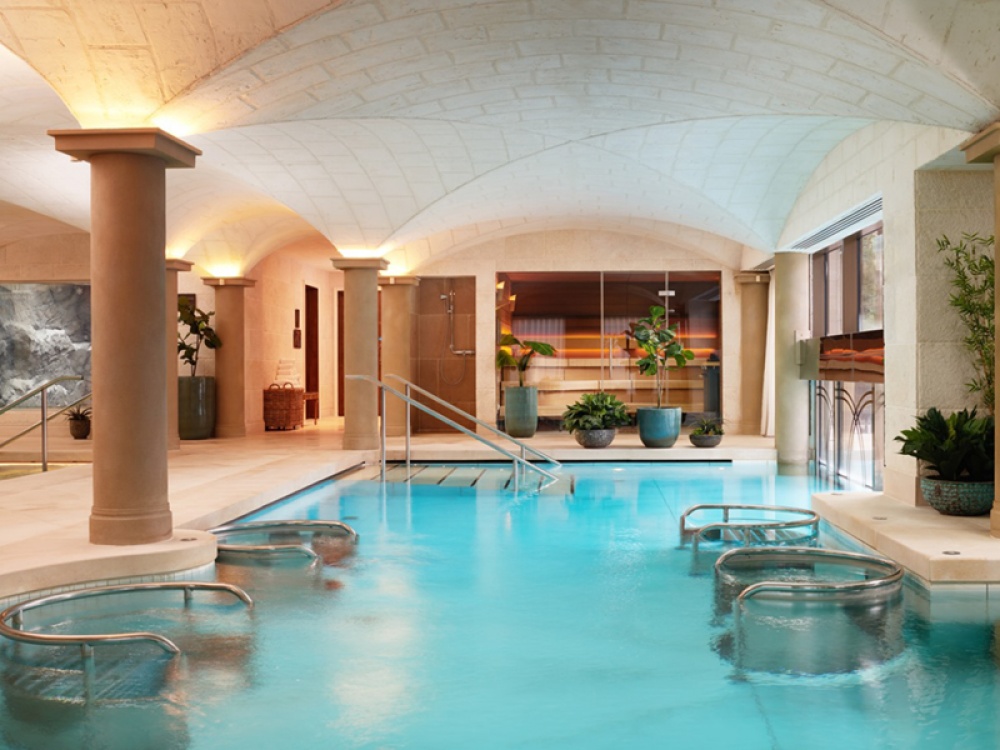 indoor spa pool