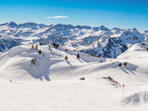 The Best Last-Minute Ski Destinations for the Whole Family