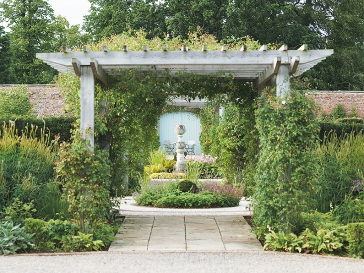 Review: We Check into a Gardener's Cottage on Wynyard's Estate