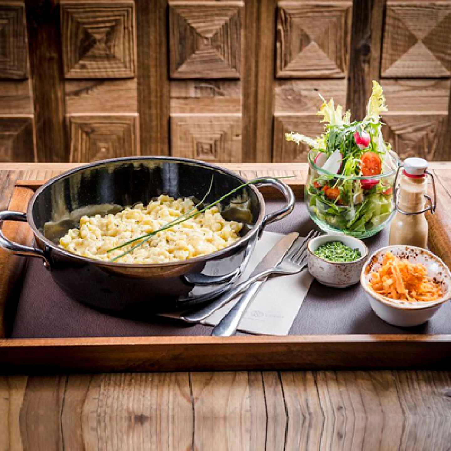 Food on a tray at Kaiserlodge