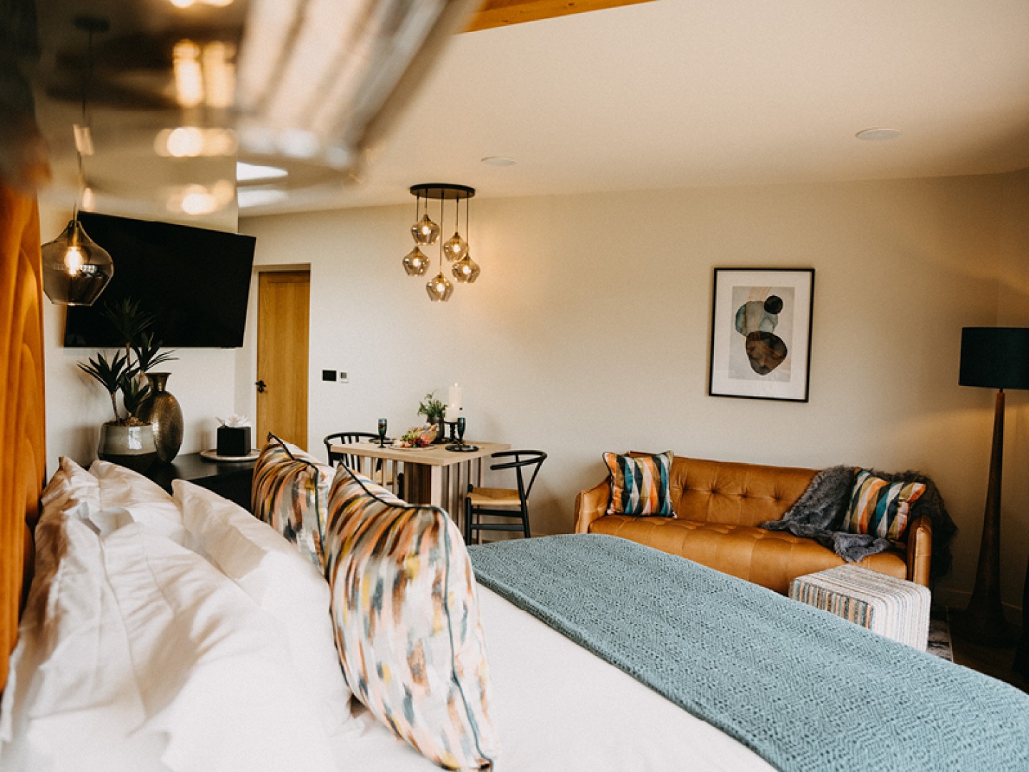 modern sleeping, sitting and dining area