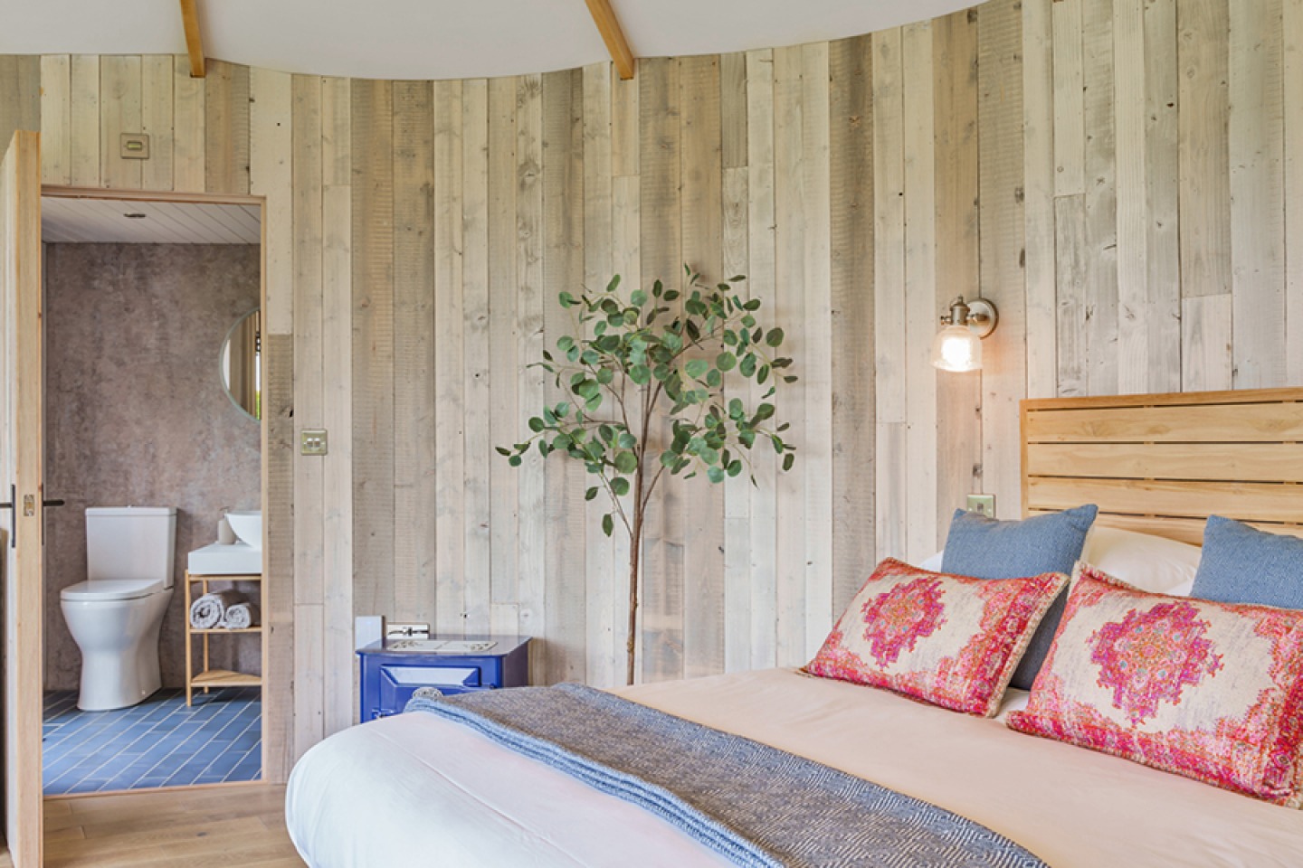 Double deb with scandi-inspired decor and wood panelled walls