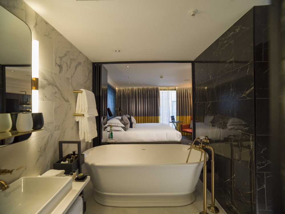Reviewed: The Guardsman and Middle Eight, London