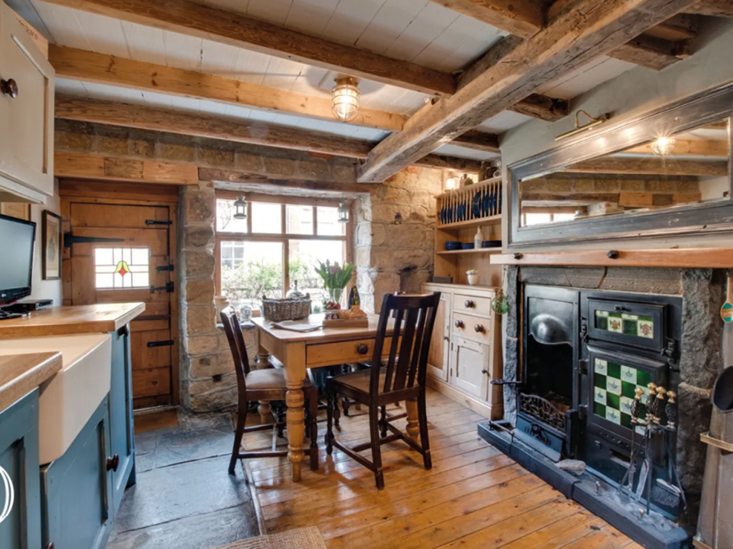 Kitchen shot of Green Cottage