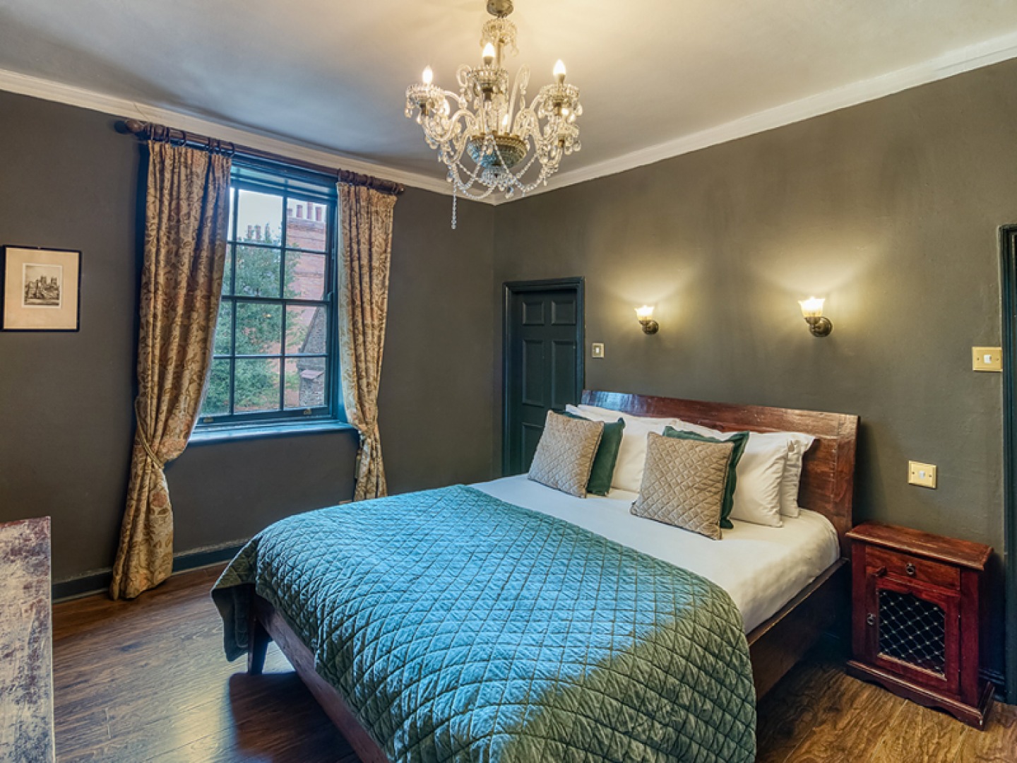 THE LAMB & LION INN