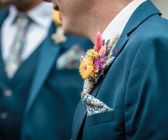 grooms lapel flowers