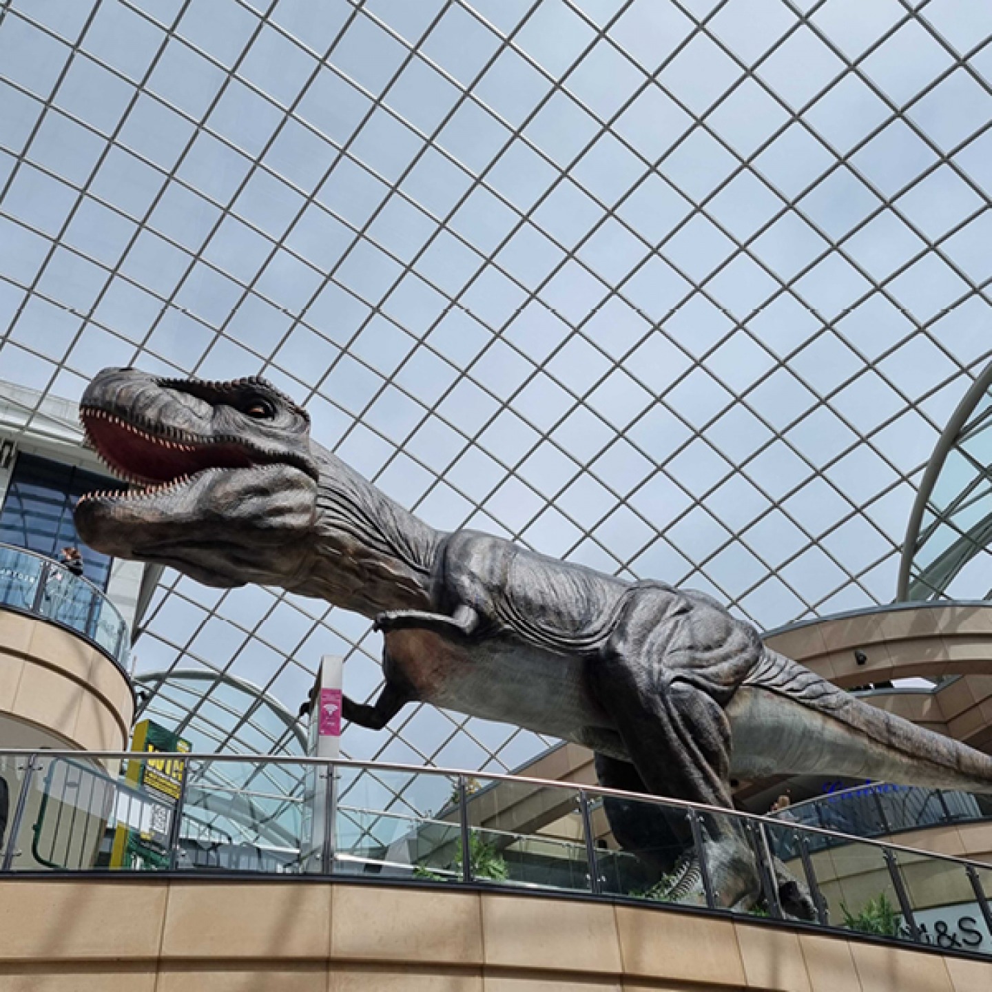 dinosaur sculpture