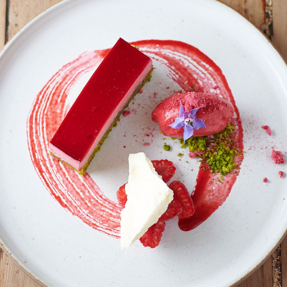 Michelin food at The Pipe and Glass Inn