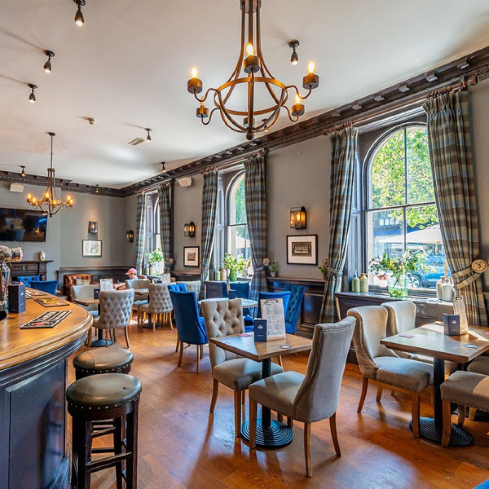 The Crescent Inn
