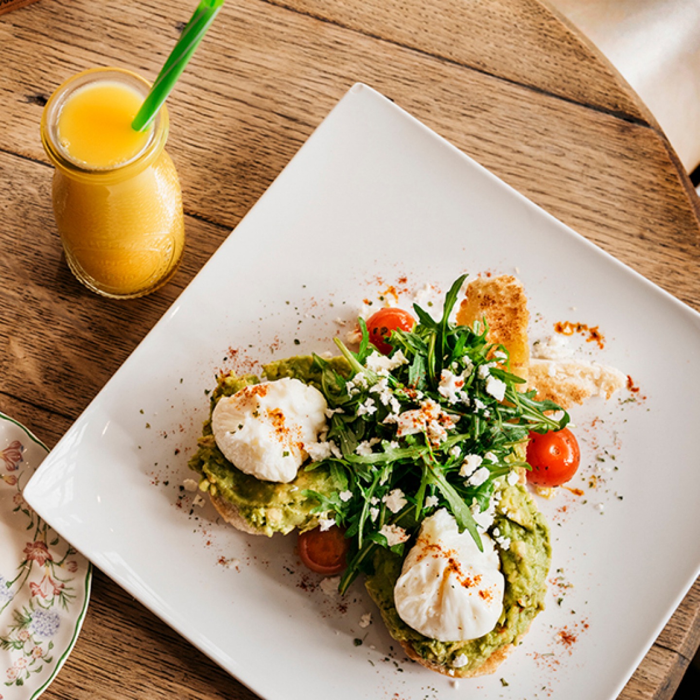 poached eggs with Avocado on toast