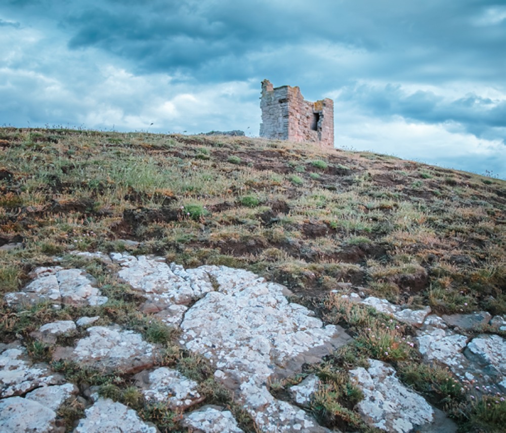 Sir Guy the Seeker at Dunstanburgh Castle