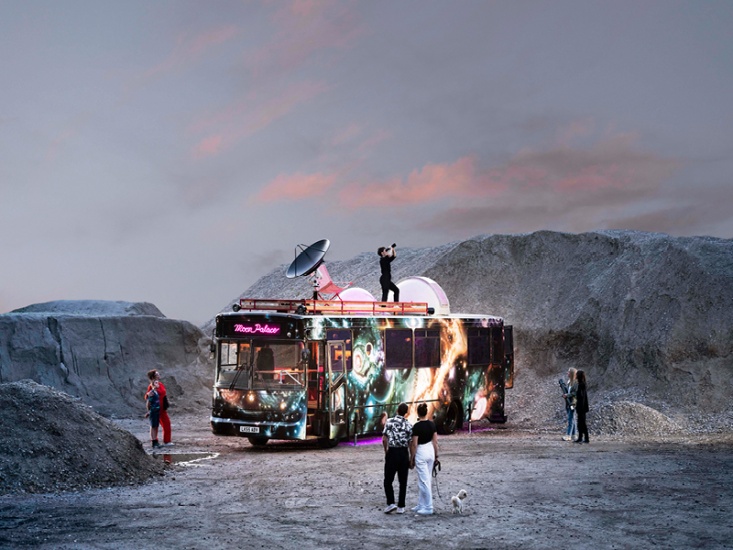 Moon Palace Observatory Bus