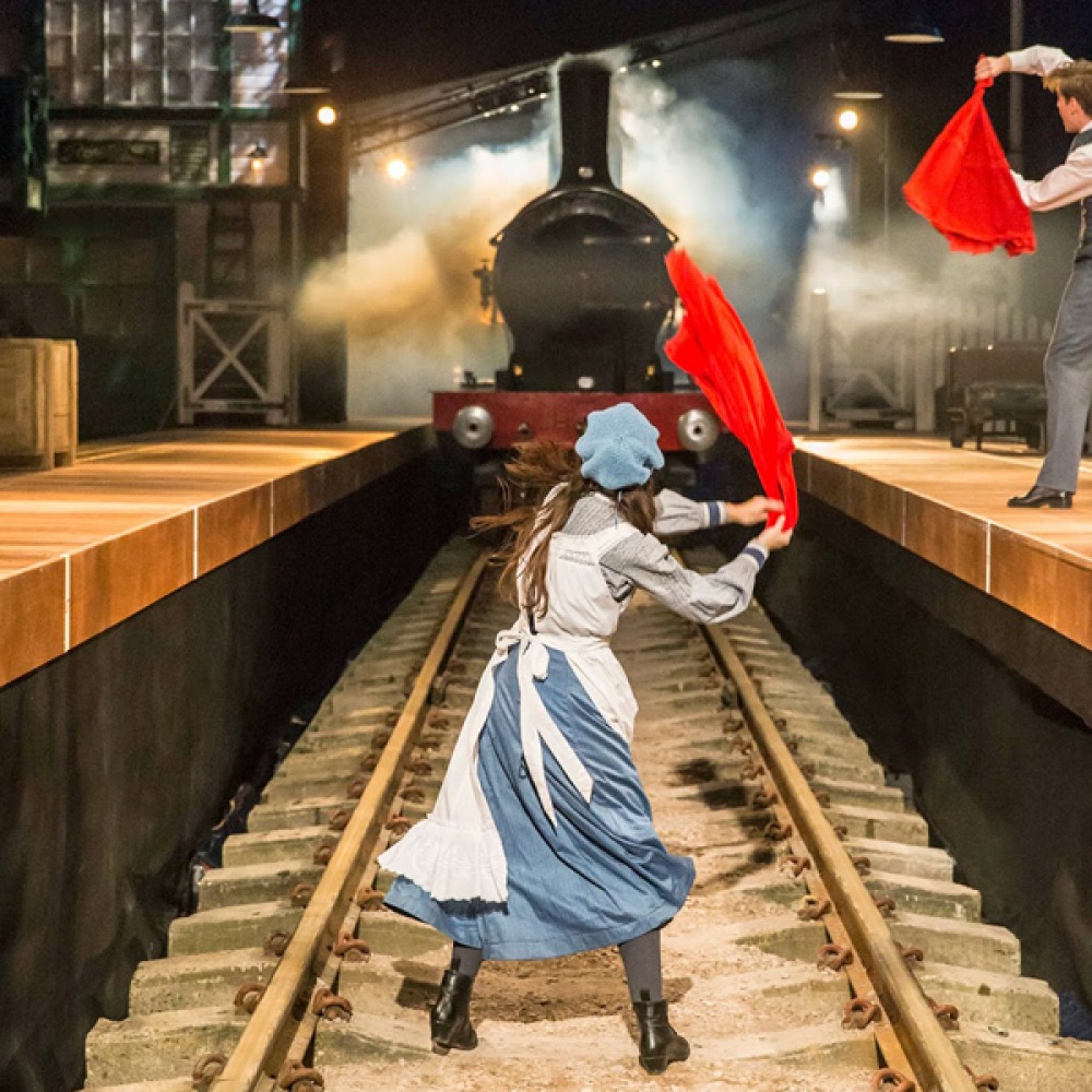 Shots form the Railway Children Performance © Johan Persson