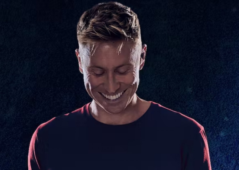 RUSSELL HOWARD