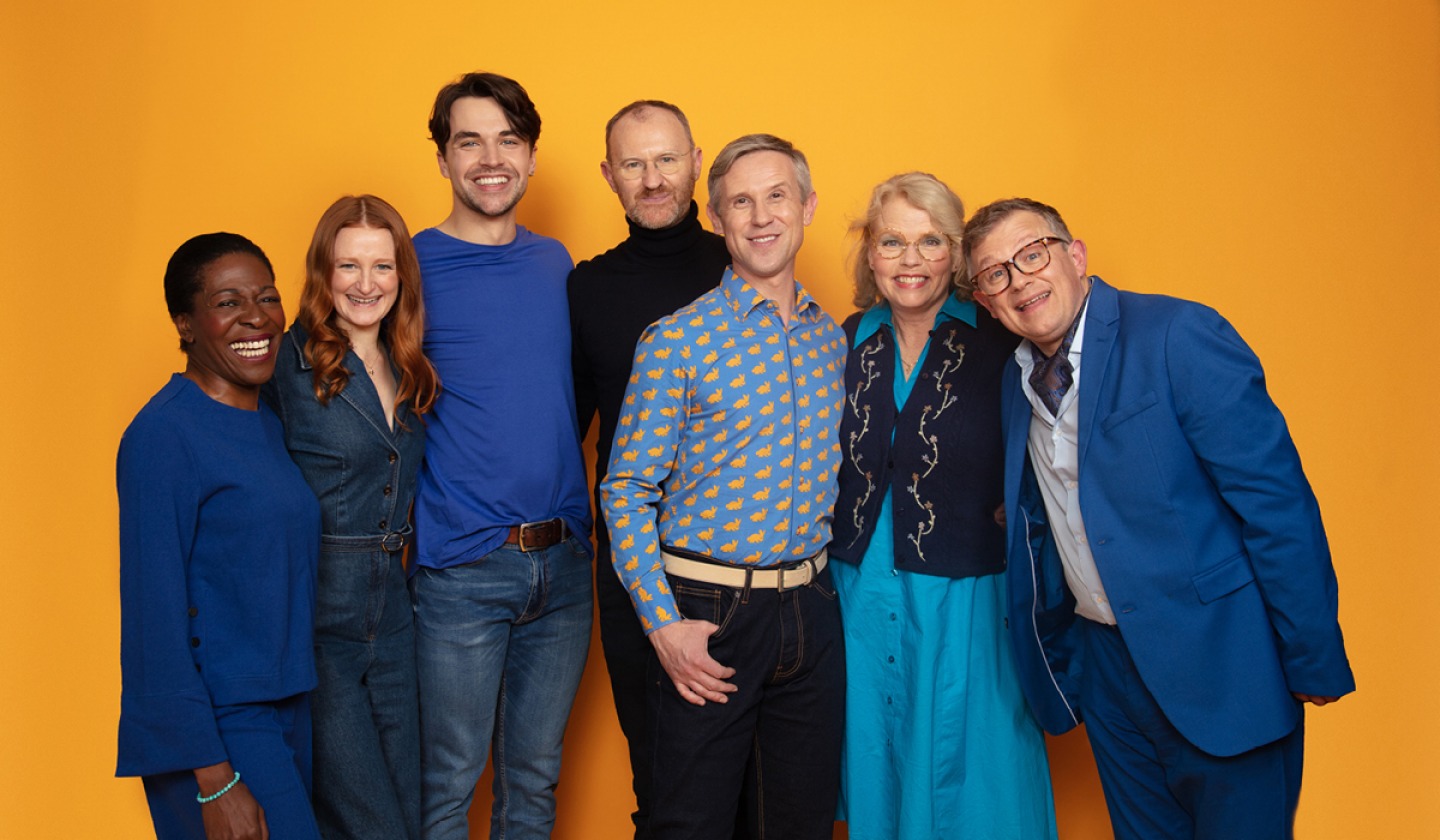 Mark Gatiss with cast © Darren Bell
