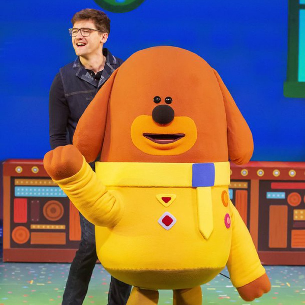 HEY DUGGEE