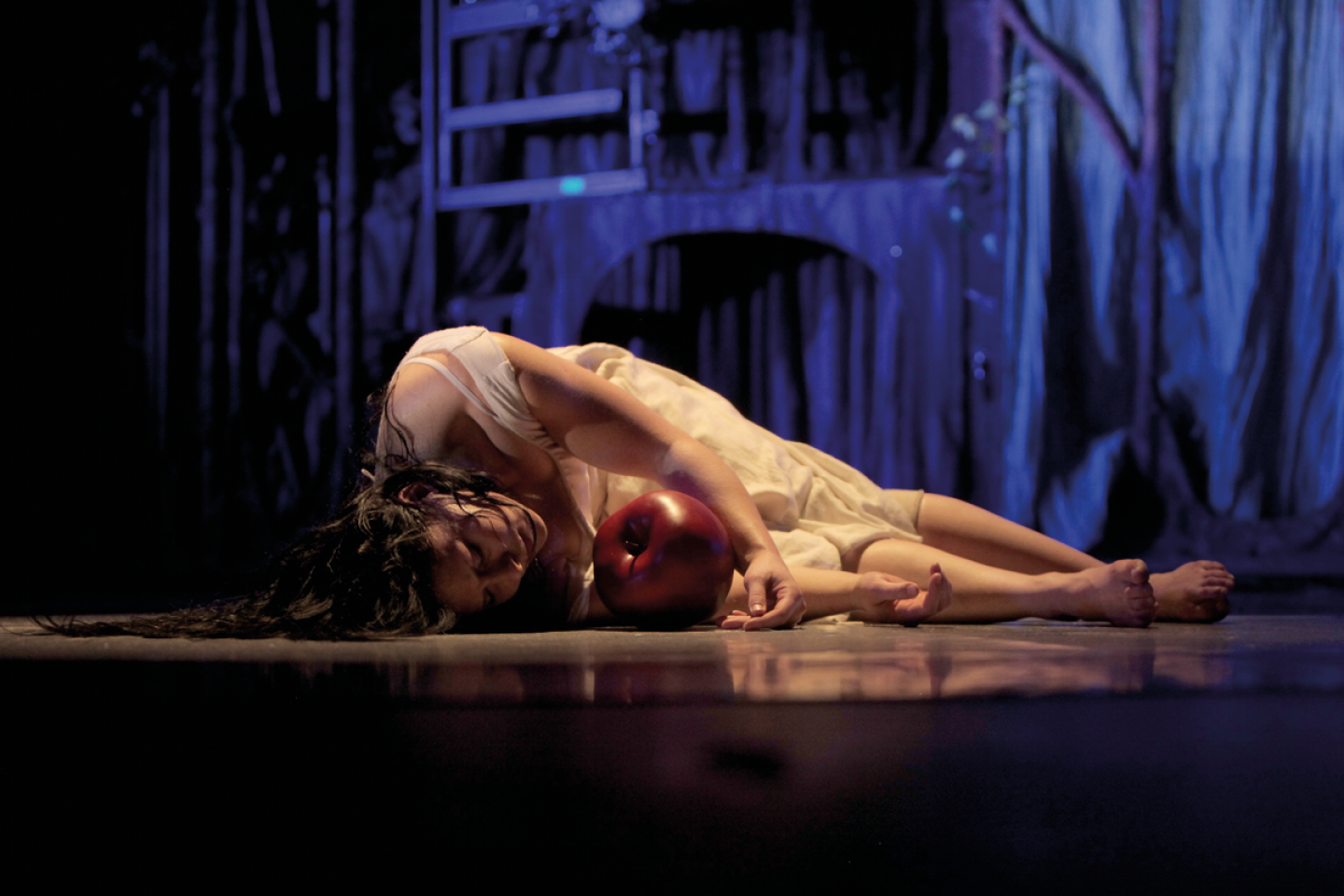 Snow White ballet dancer