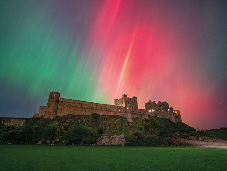Aurora Borealis over Bamburgh Castle @michaelw4lker