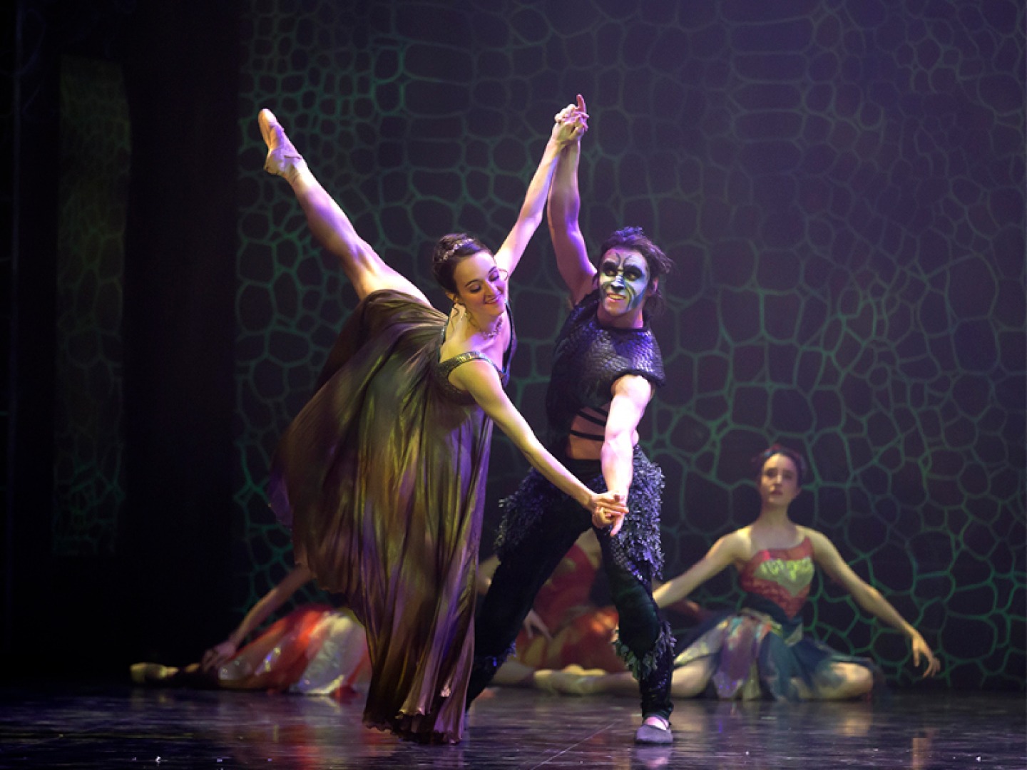 Dreda Blow as Beauty and Ashley Dixon as the Beast in Beauty & the Beast. Photo Emma Kauldhar