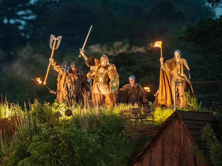 Vikings raid England, Kynren
