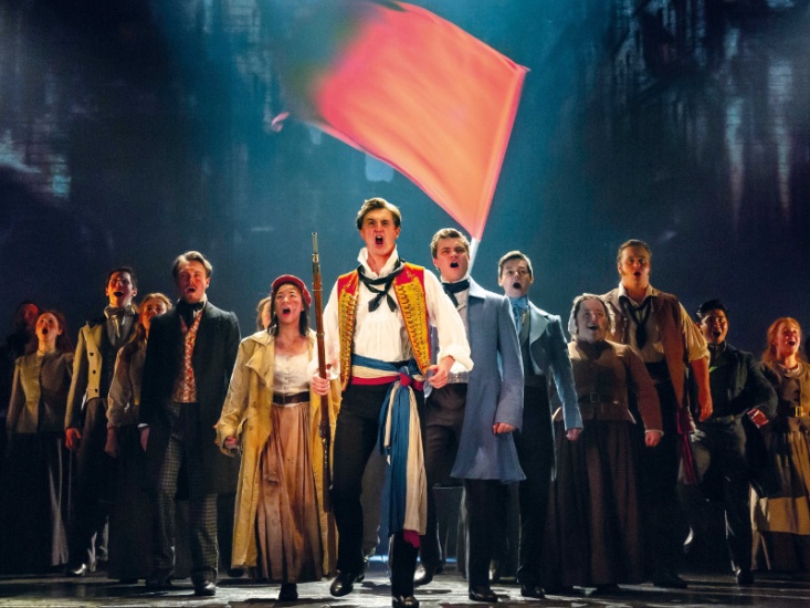 LES MISERABLES TOUR. The Company. Photo Danny Kaan