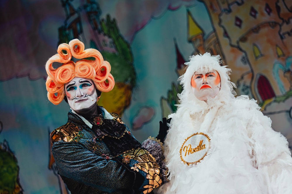 Lord Gander (Steven Lee Hamilton) Priscilla The Goose (Georgina Whale-Spencer)
