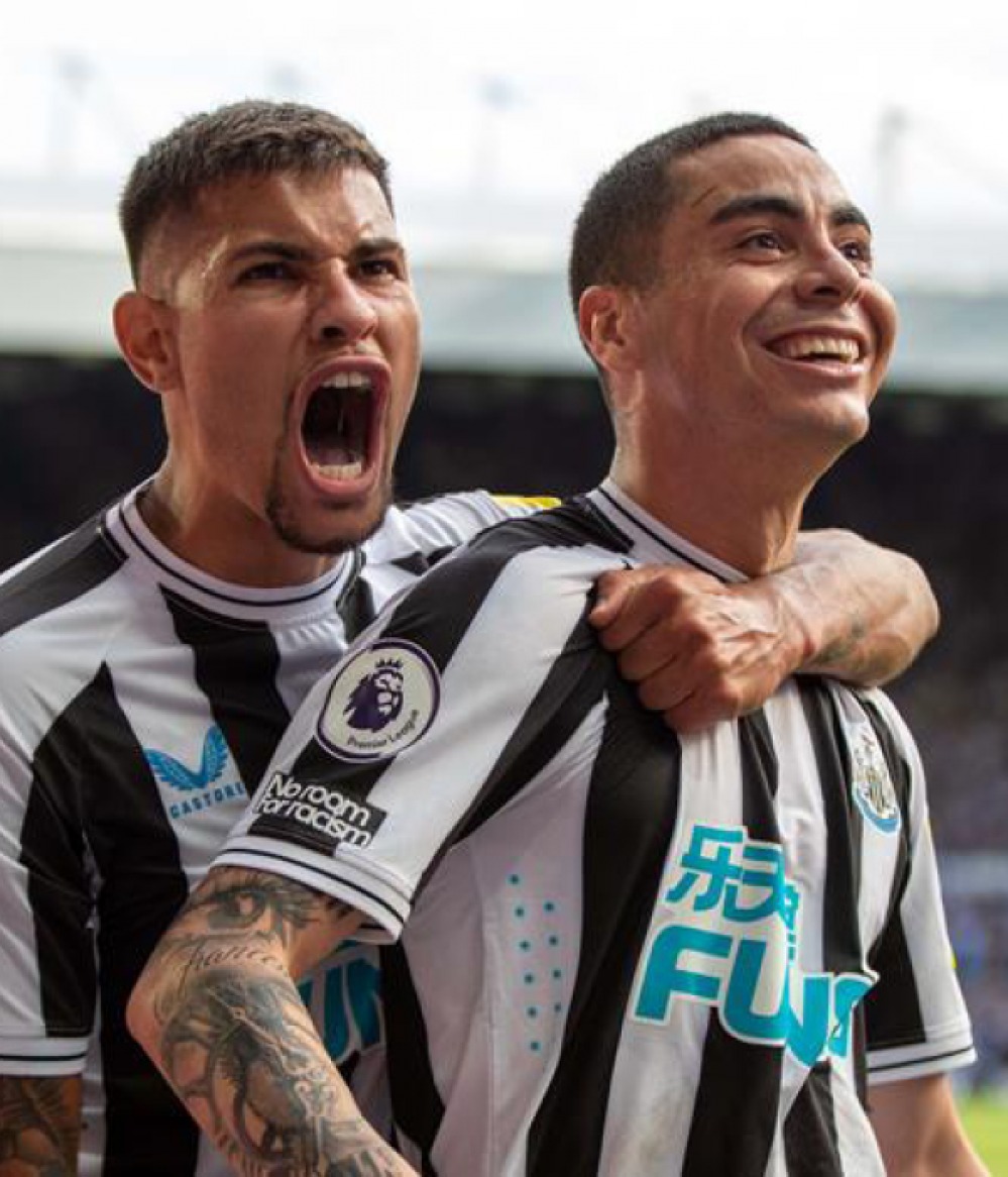 footballers celebrating