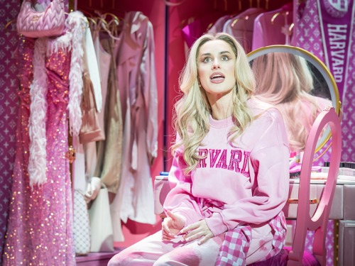 Last-Minute Gift Ideas? Give a Theatre Experience Mum Will Love