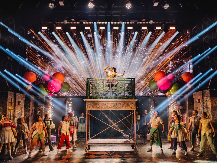 Last Minute Gift Ideas? Give a Theatre Experience She'll Love This Mother's Day