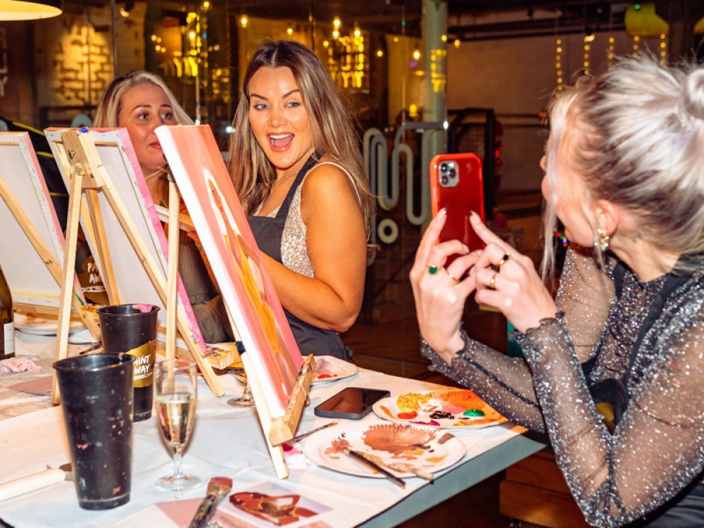 3 girls painting