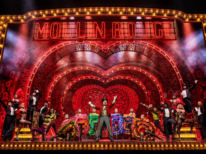 Moulin Rouge The Musical Paints Sunderland Red