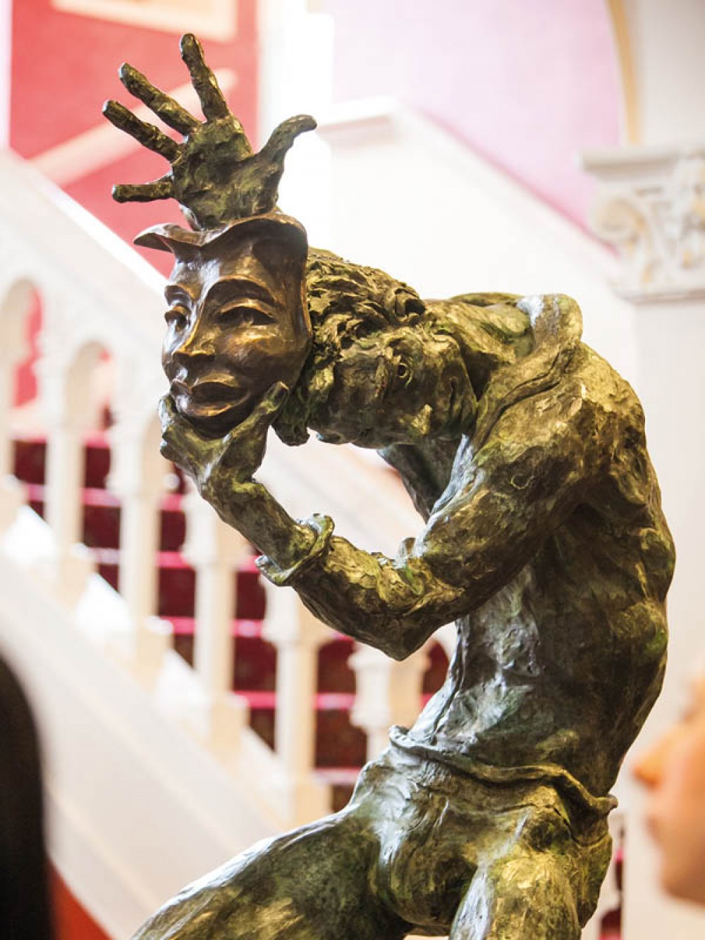 statue of an actor