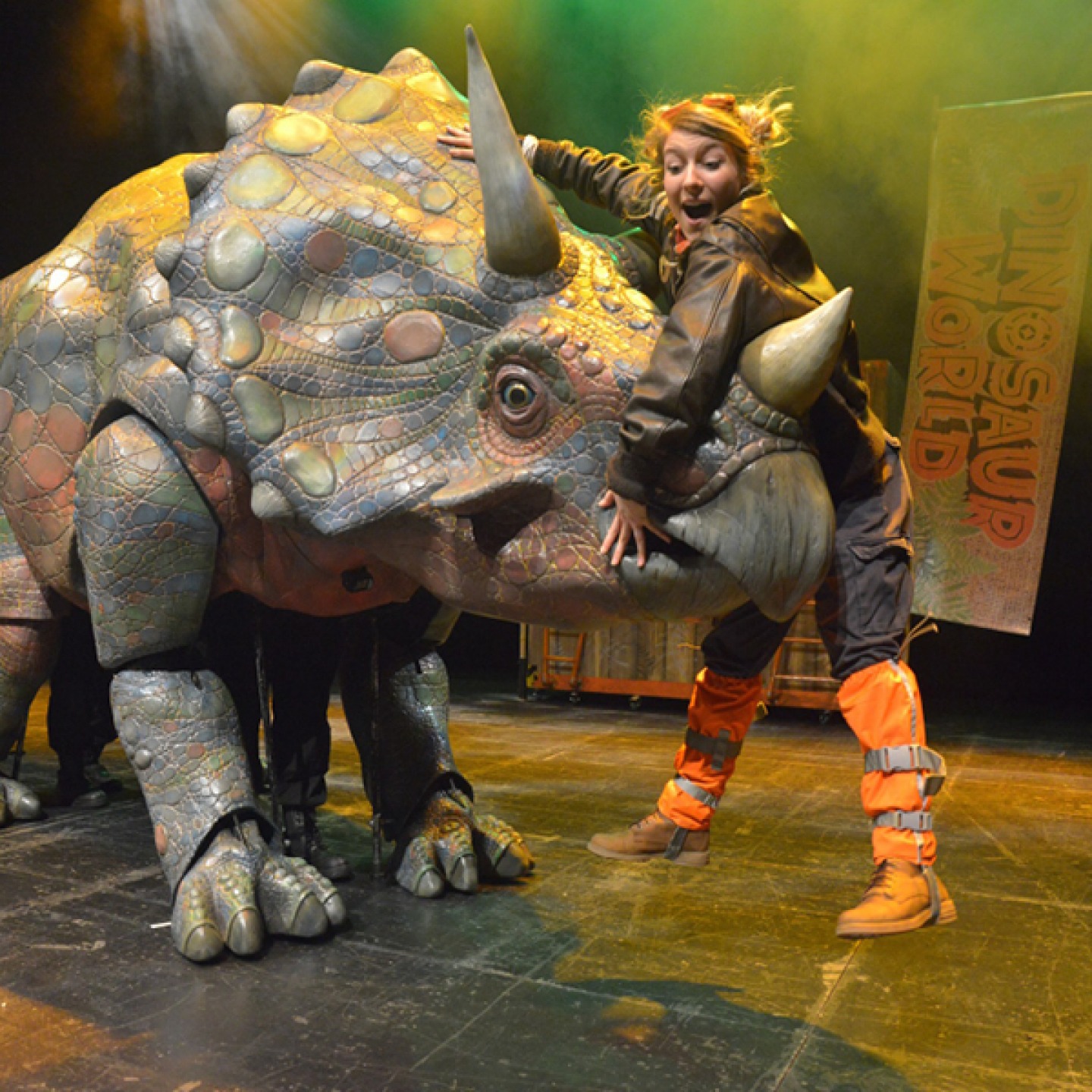 Dinosaur World Live