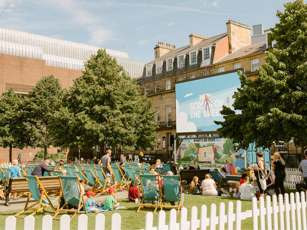 NE1’S Screen on the Green
