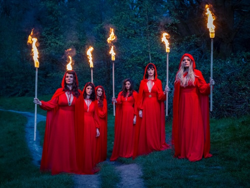 Mediaeval Baebes Perform this Christmas