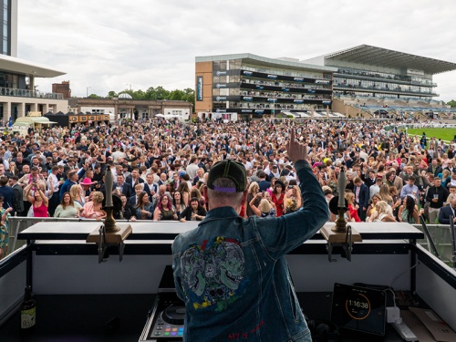 Win Two Tickets to Steve Bracknall Live After Racing at Doncaster Racecourse